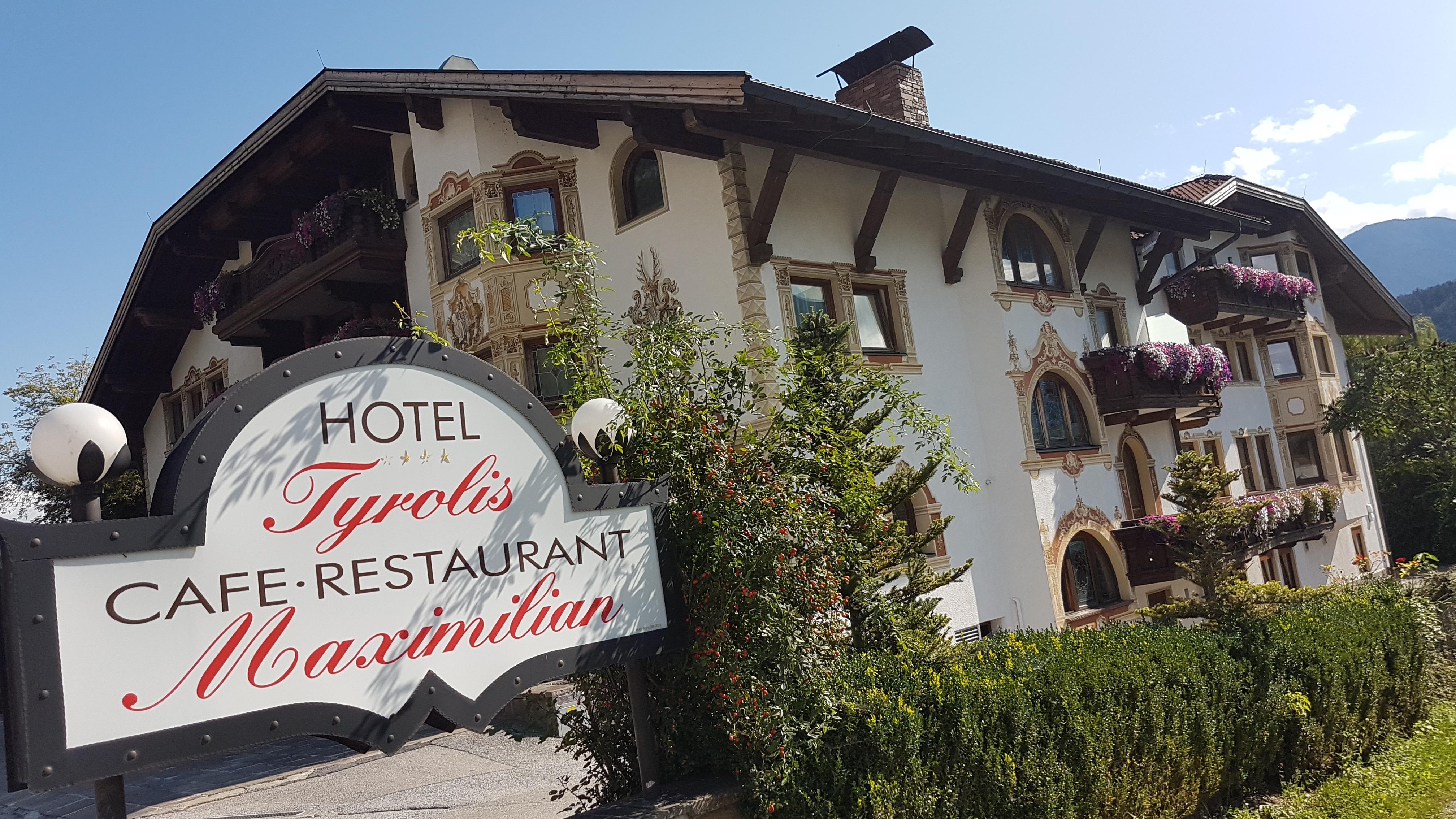 Hotel Tyrolis Zirl Bagian luar foto