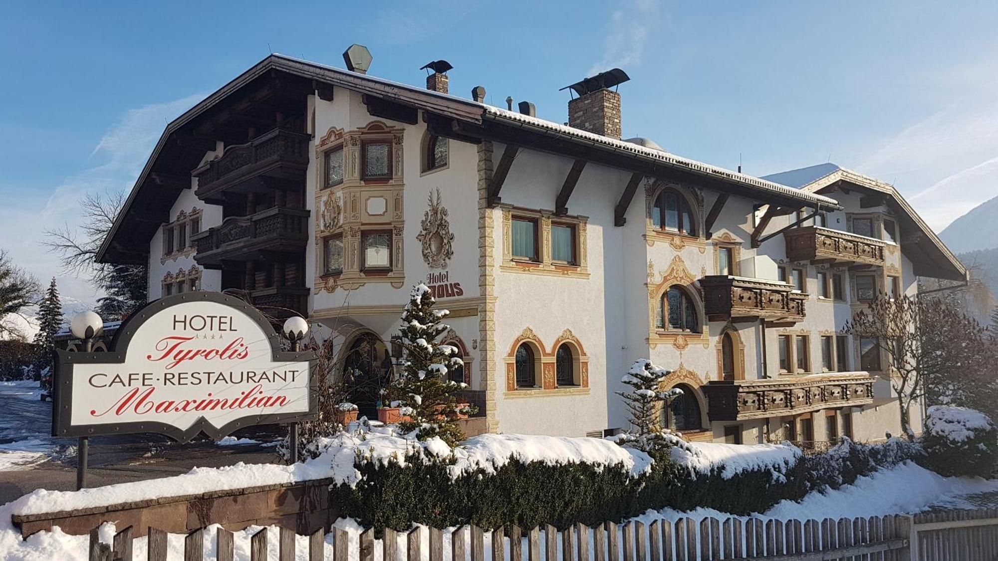 Hotel Tyrolis Zirl Bagian luar foto