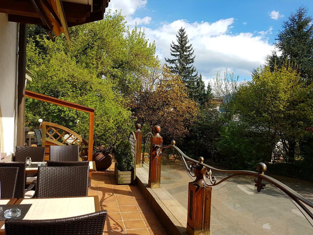 Hotel Tyrolis Zirl Bagian luar foto