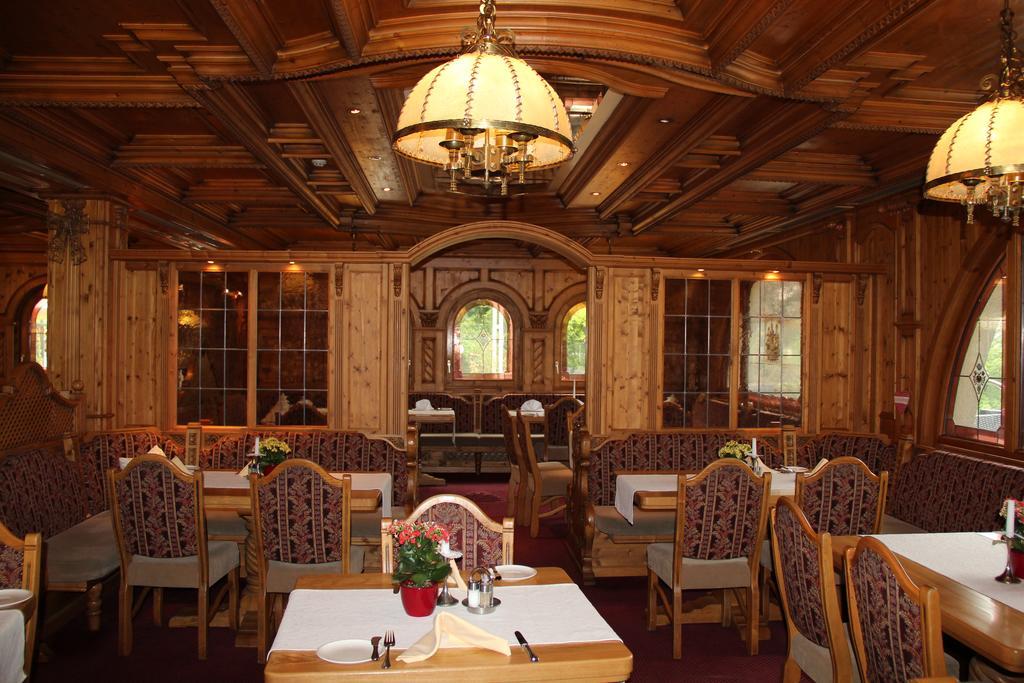 Hotel Tyrolis Zirl Bagian luar foto