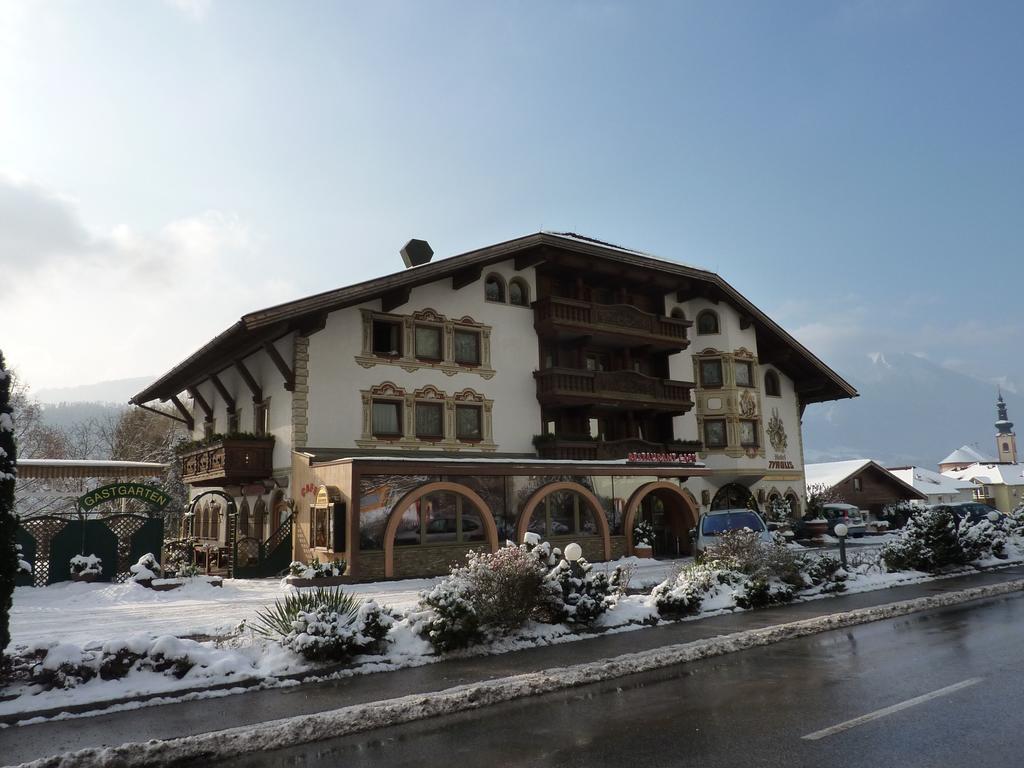 Hotel Tyrolis Zirl Bagian luar foto
