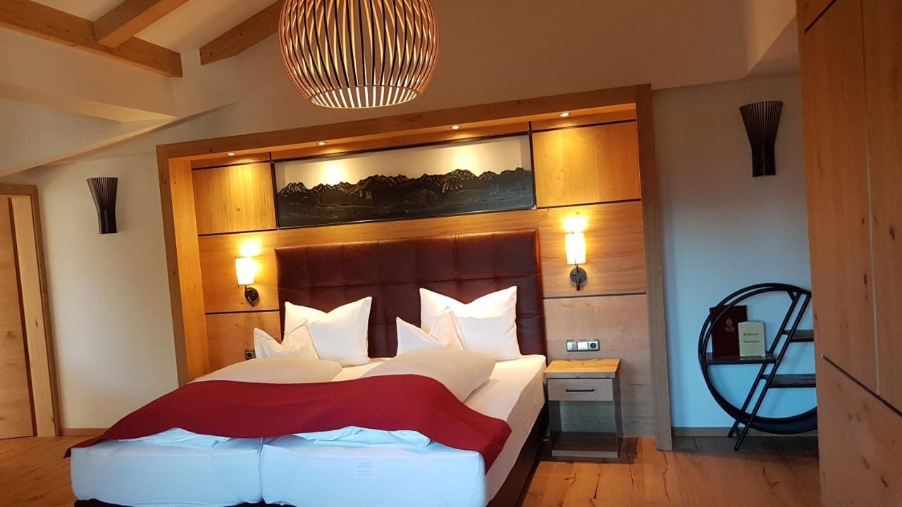Hotel Tyrolis Zirl Bagian luar foto