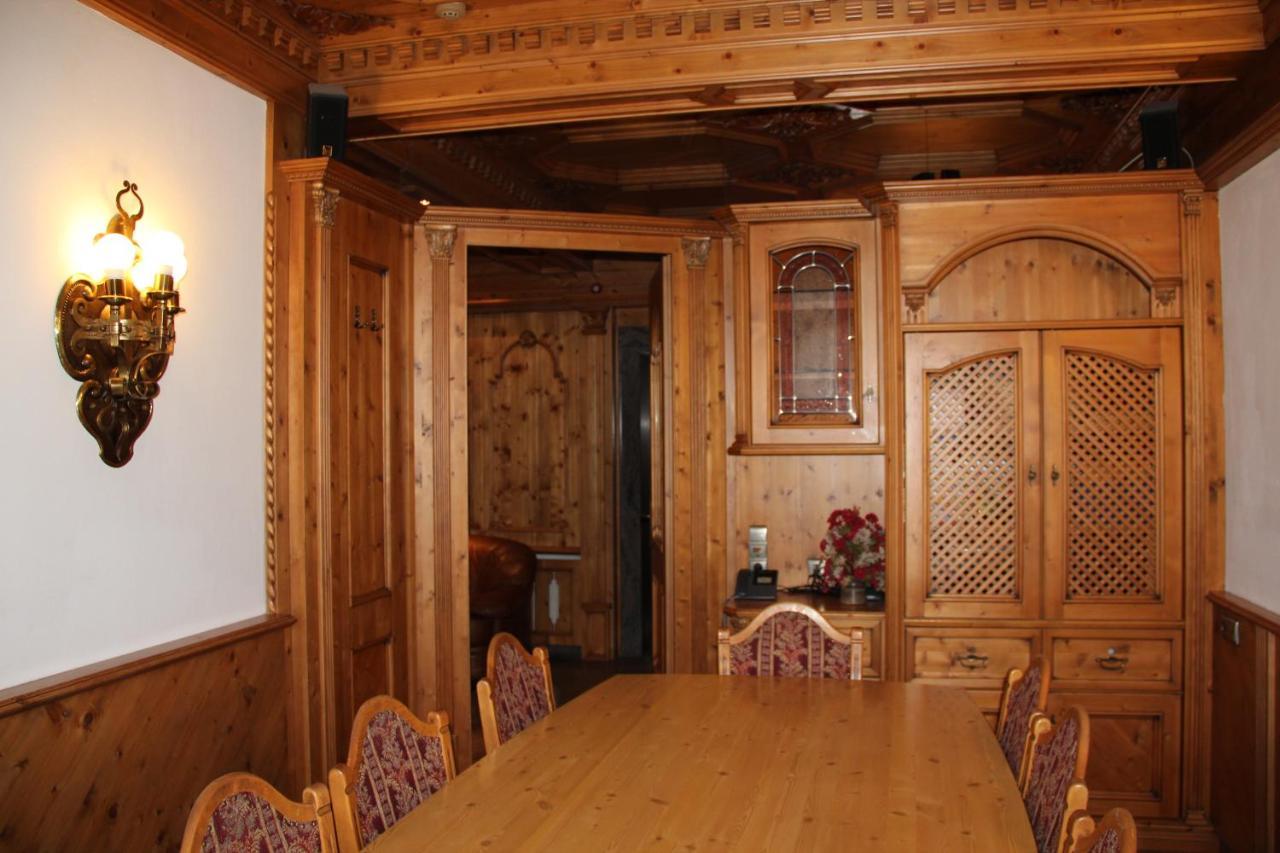 Hotel Tyrolis Zirl Bagian luar foto