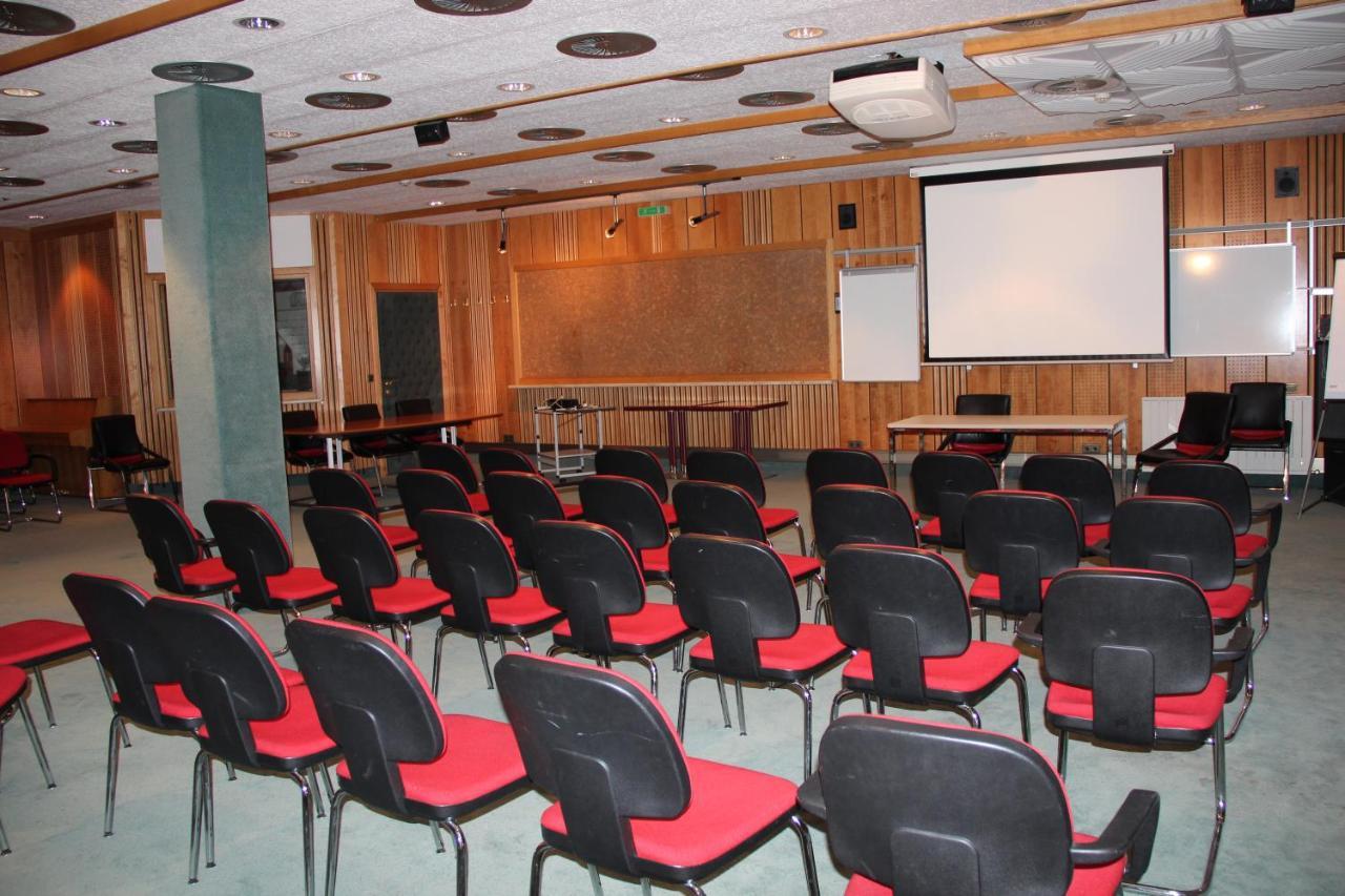 Hotel Tyrolis Zirl Bagian luar foto