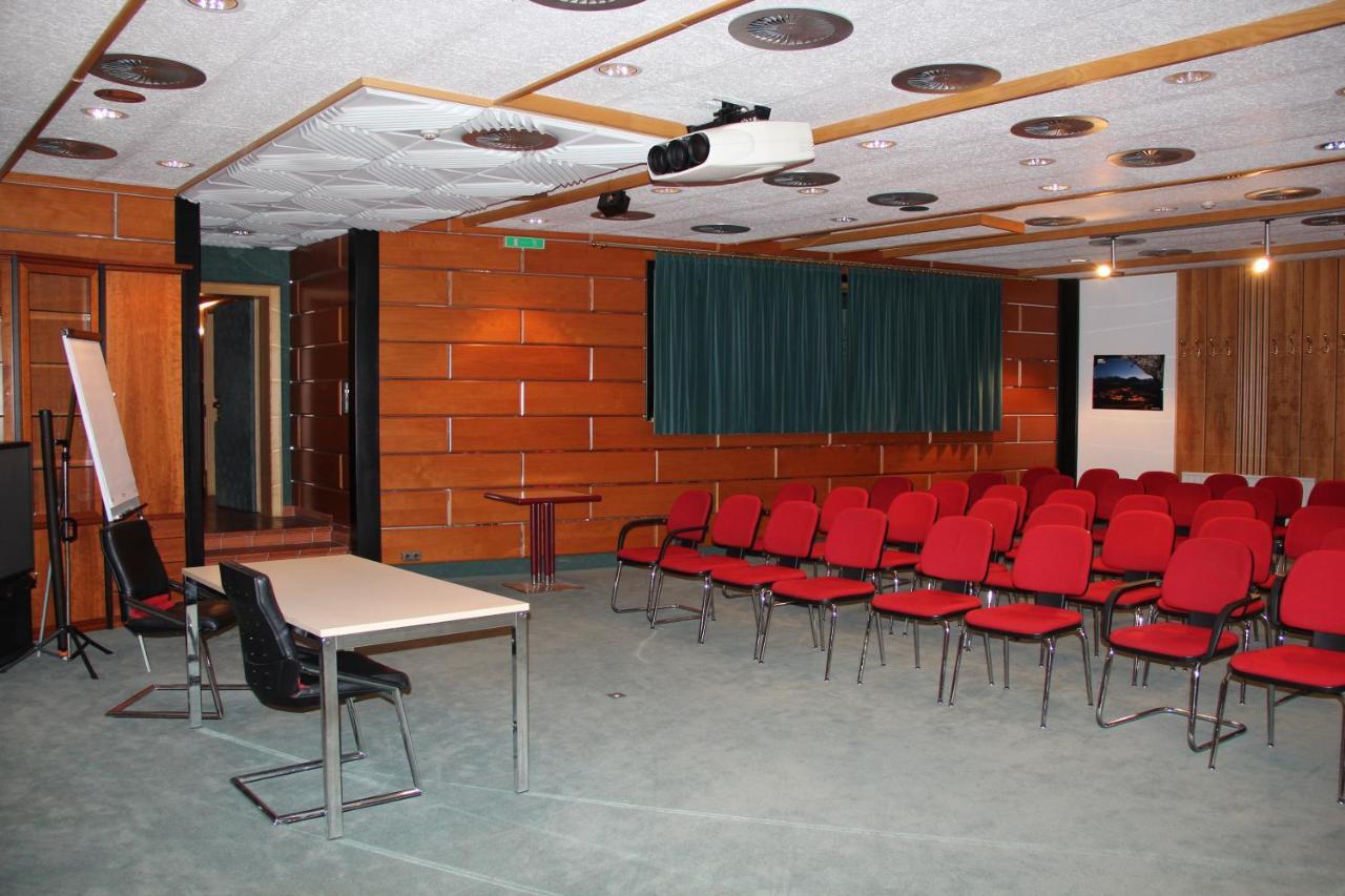 Hotel Tyrolis Zirl Bagian luar foto