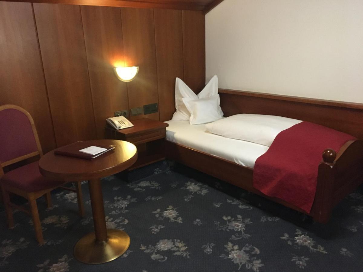Hotel Tyrolis Zirl Bagian luar foto